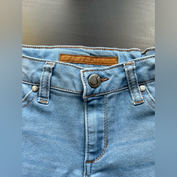 Joe’s Jeans Kids Lightwash Knee Length Soft Stretchy Shorts Size 10 EUC - Picture 6 of 7